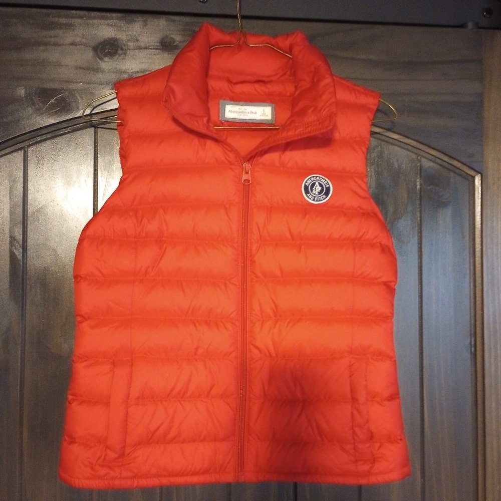 Abercrombie and Fitch Puffer Vest-Red-Lightweight-Size Small